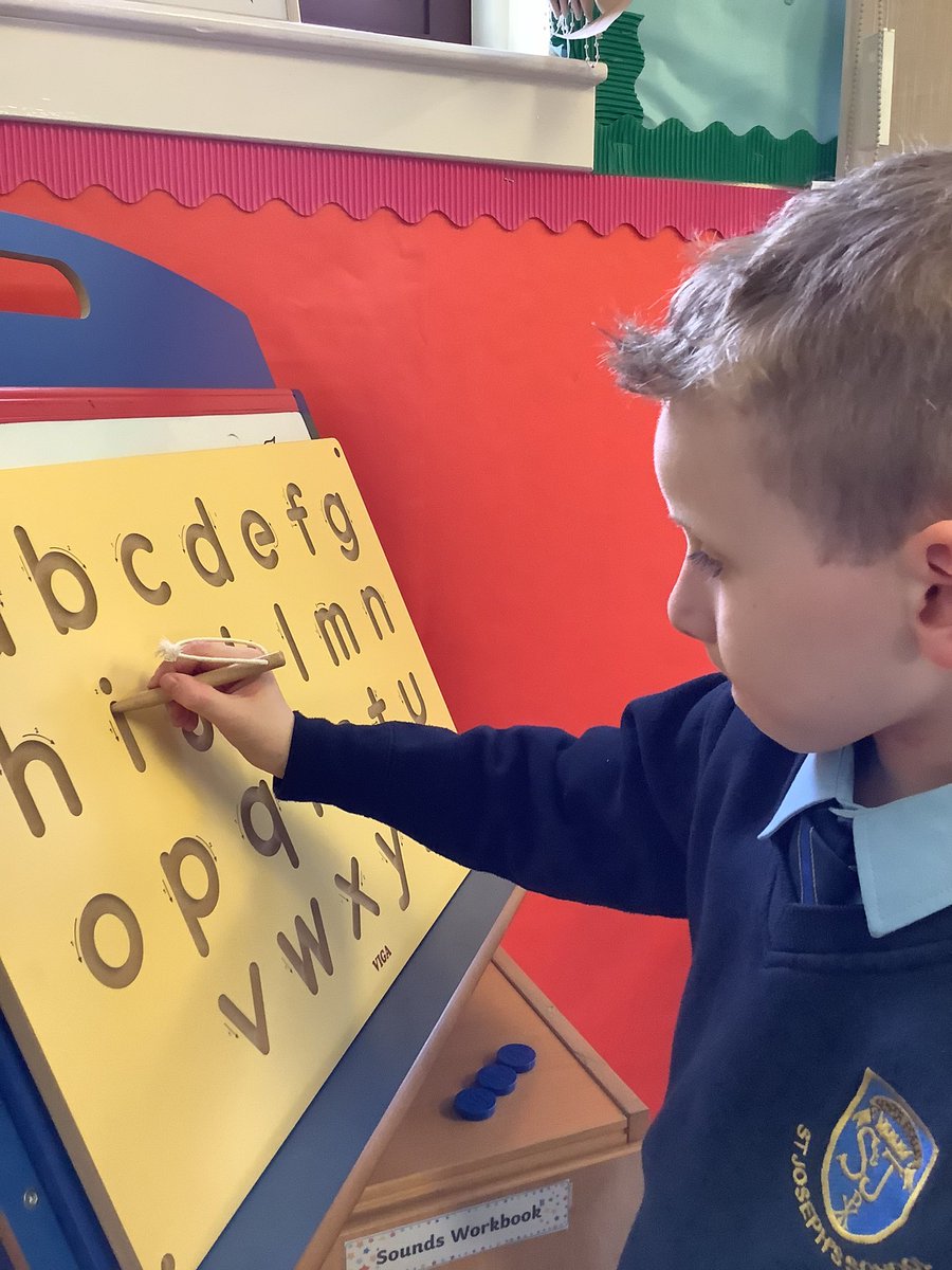 MrsOJoe's tweet photo. Concentration faces on! #letterformation @stjosephsps https://t.co/4GaDshSnKG