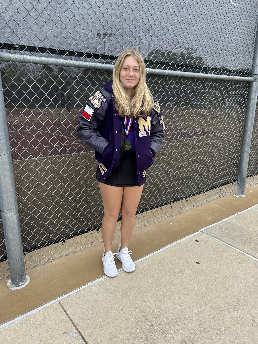 It was a great day to be a Bear today! 
Porter JV tournament results

Carter/Ansley -MD 🥇🥇
Kendall/Maddie - GD 🥇🥇
Larsen - AGS 🥇
Brooke -BGS 🥇
Drew - BBS 🥈
Wyatt/Ansley - MD 🥉🥉