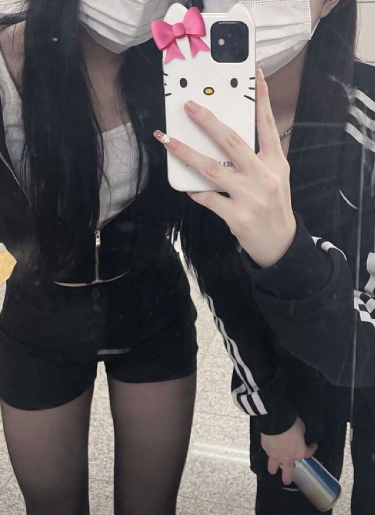 親子丼3Pしたい方、いませんか？探してます…

全国どこでも行くので…

ホテル代は出しますし、ママからのプレゼントもあります…

・どんなプレイもOK
・プレゼント用意
・おもちゃすき

もちろん、ちっちには中に出してもらって大丈夫です…

興味ある方は、連絡いただけると嬉しいです…