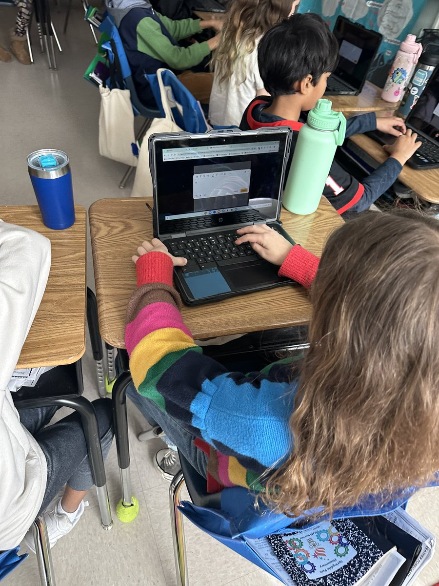 STEMbieda's tweet image. First graders are tuning into nature! 🐦 With a lesson that connects bird sounds to our rooftop garden, @KSulchek is leading the way in hands-on learning, technology, and arts integration. Absolutely fantastic! 🌿🎶 #FirstGradeFun #LearningThroughNature @drjtoney @sarapruett5…