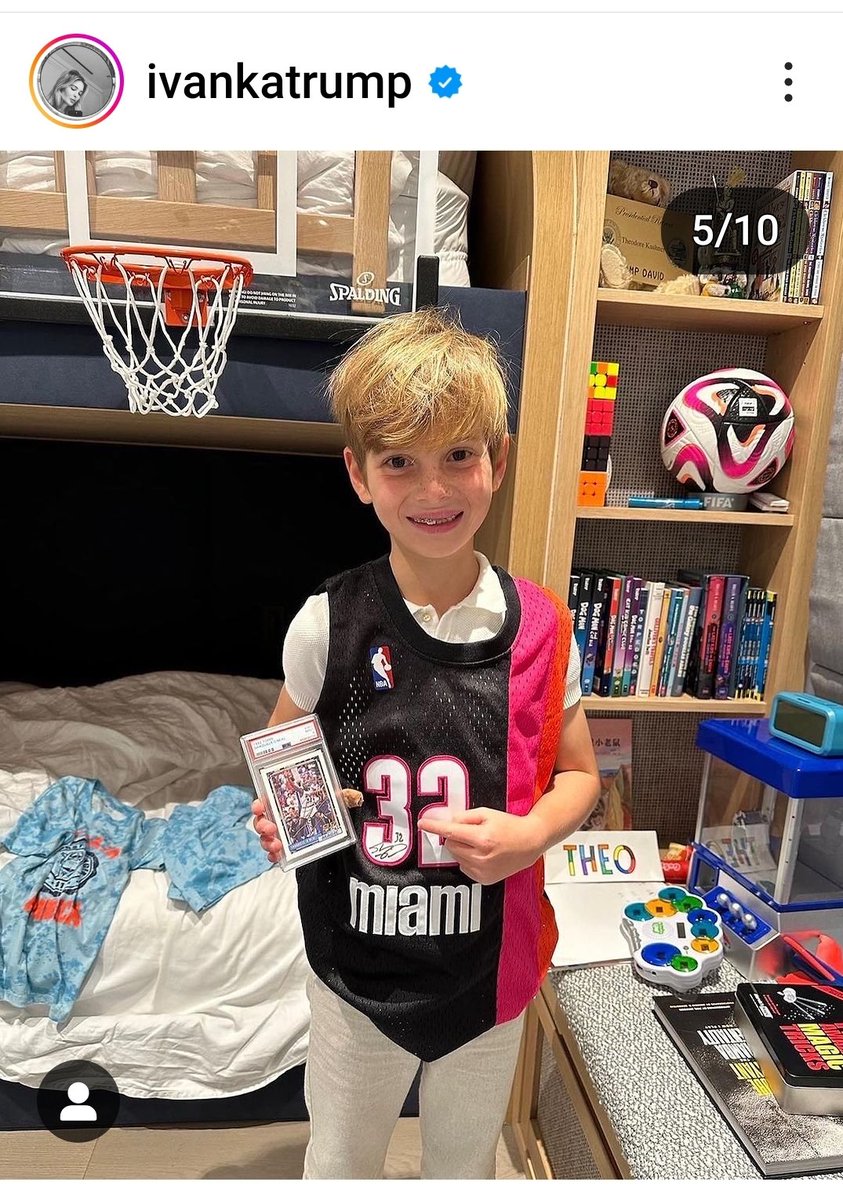 EEleanor55's tweet image. Among others....

😎👊

#TrollingIsFun