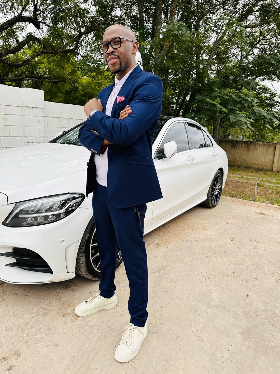Zincesh's tweet photo. Amalanga awafani, nokutshona kwawo…😅 https://t.co/ZhxZuUdgX3