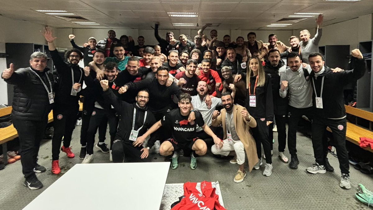 Breaking The Lines (@btlvid) on Twitter photo 6. Prior to today, Galatasaray had lost just one home match since May 2023: a 3-1 defeat to Bayern.
That changed today as they fell to a 2-0 defeat to Fatih Karagumruk in the Turkish Cup quarterfinal in Istanbul.
<a href="/FrontPostPod/">Louis Young</a> on Fatih Karagumruk: breakingthelines.com/squad-analysis… 6. Prior to today, Galatasaray had lost just one home match since May 2023: a 3-1 defeat to Bayern.
That changed today as they fell to a 2-0 defeat to Fatih Karagumruk in the Turkish Cup quarterfinal in Istanbul.
<a href="/FrontPostPod/">Louis Young</a> on Fatih Karagumruk: breakingthelines.com/squad-analysis…