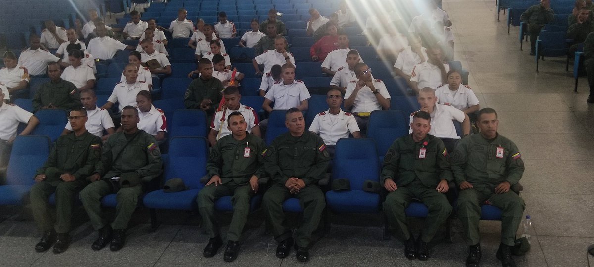 #ENTÉRATE la ATMCE realizó Cine Foro sobre la 'Batalla de los Puentes' para el personal de Profesionales y Cadetes de esta casa de estudios.! #UMBV #ATMCE #Excelenciaeducativamilitar