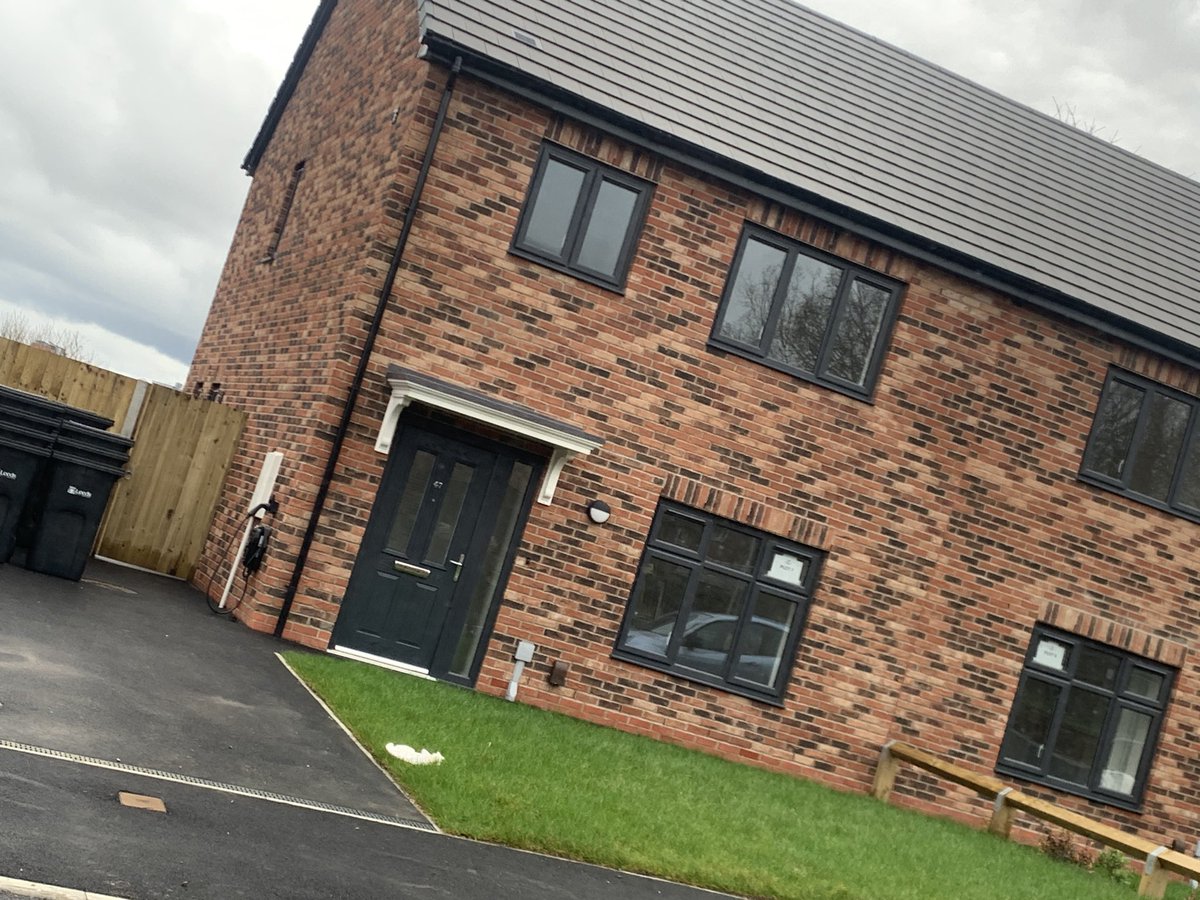 Brilliant to visit the councils new council houses on Scott Hall Drive this week. The development is a mix of 2,3 and 4 bedroom houses -and they are fabulous! Built to a very high spec, including ground source heat pumps and electric car charging points!