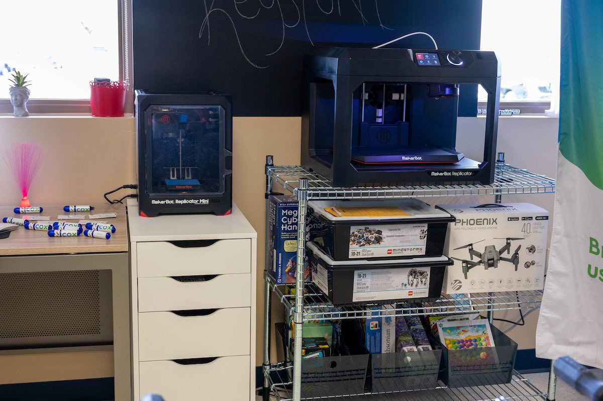 🚀Introducing the New Cox Innovation Lab at the Luke AFB Youth Center. 🌟 Explore STEM for all ages - where learning meets fun! 🔬 Follow the link in our bio for more.

📄📸: SrA Jakob Hambright

luke.af.mil/News/Article-D…

#InnovationUnleashed #STEMeducation #USAF
