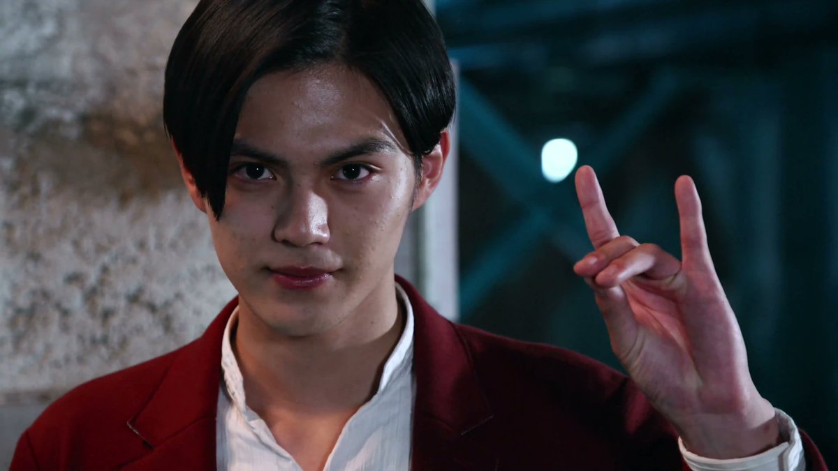 Gotcha_GoFire's tweet photo. kamen rider geats reference????? https://t.co/F5440u41Ke