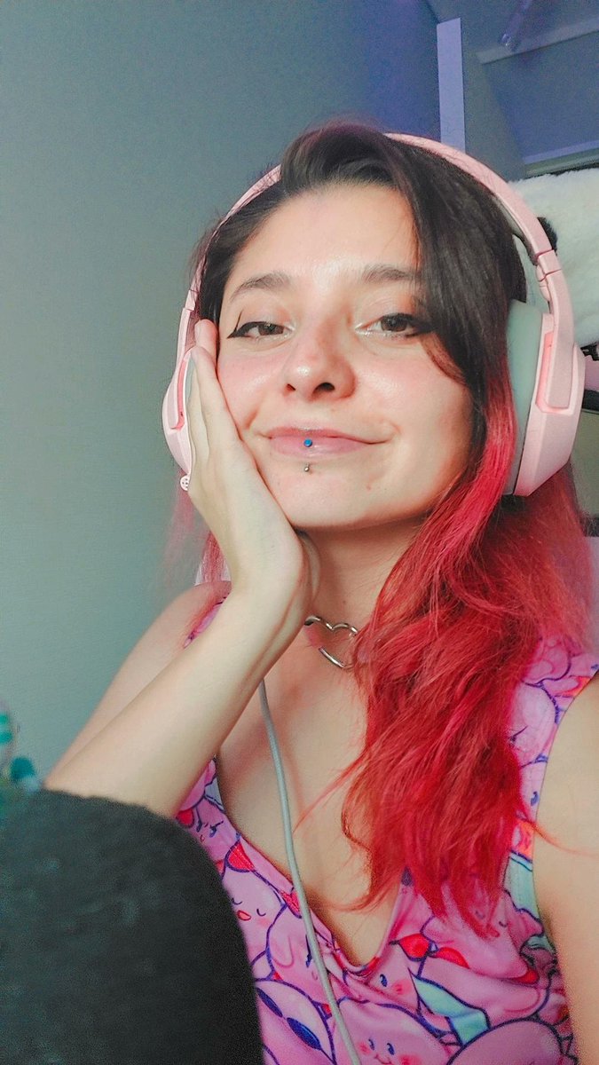 Ya en vivo! Hoy games virtuales y ruleta random nwn estará de ruuuuta el directo nwn 👀💖🇨🇱 twitch.tv/carowiza