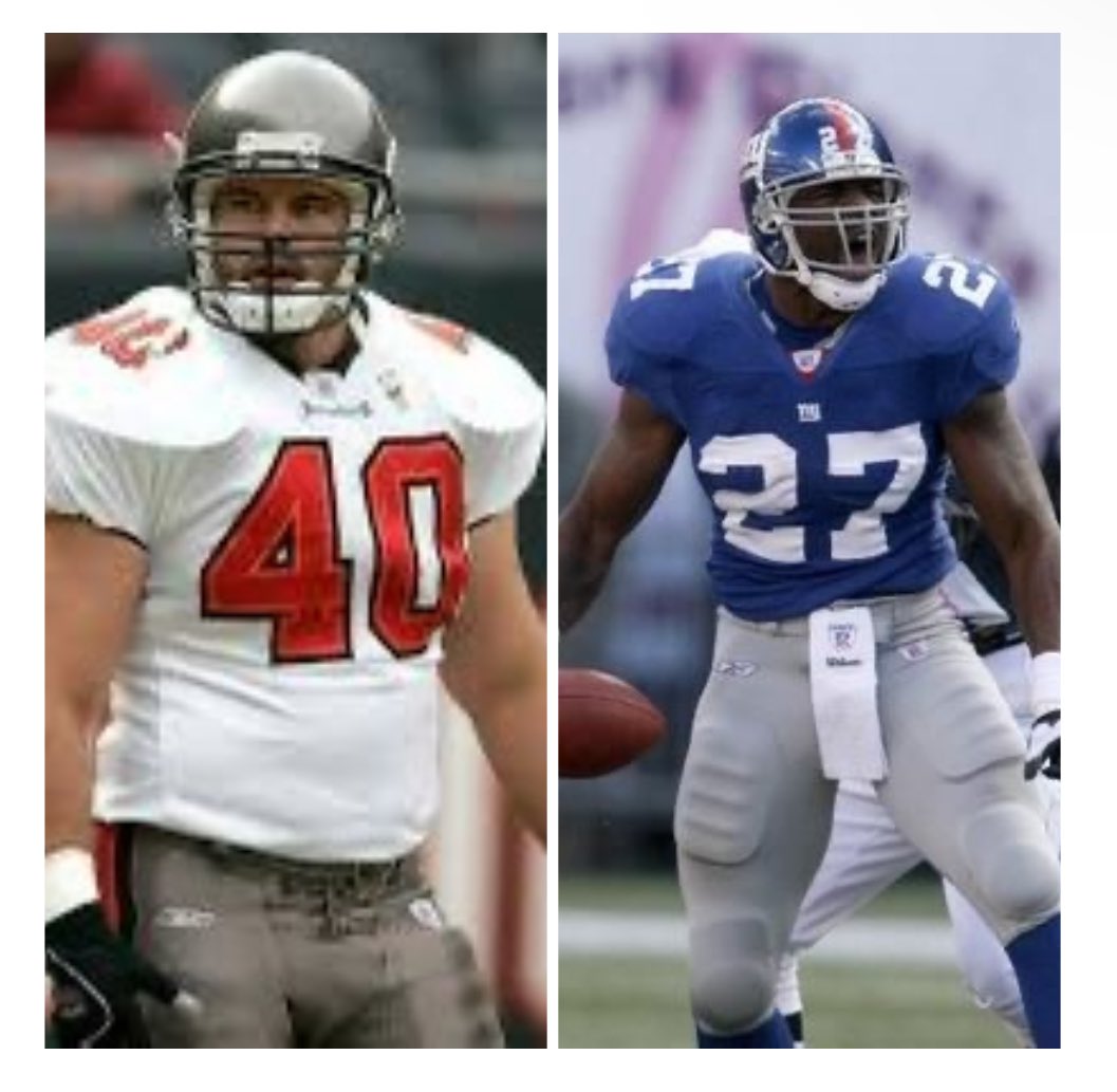 tapking_19's tweet image. 4th And Goal
It's a MUST SCORE situation
Alstott or Jacobs
Who's your pick🤔?
#4thandgoalsportsshow #nfl
#nflthrowback