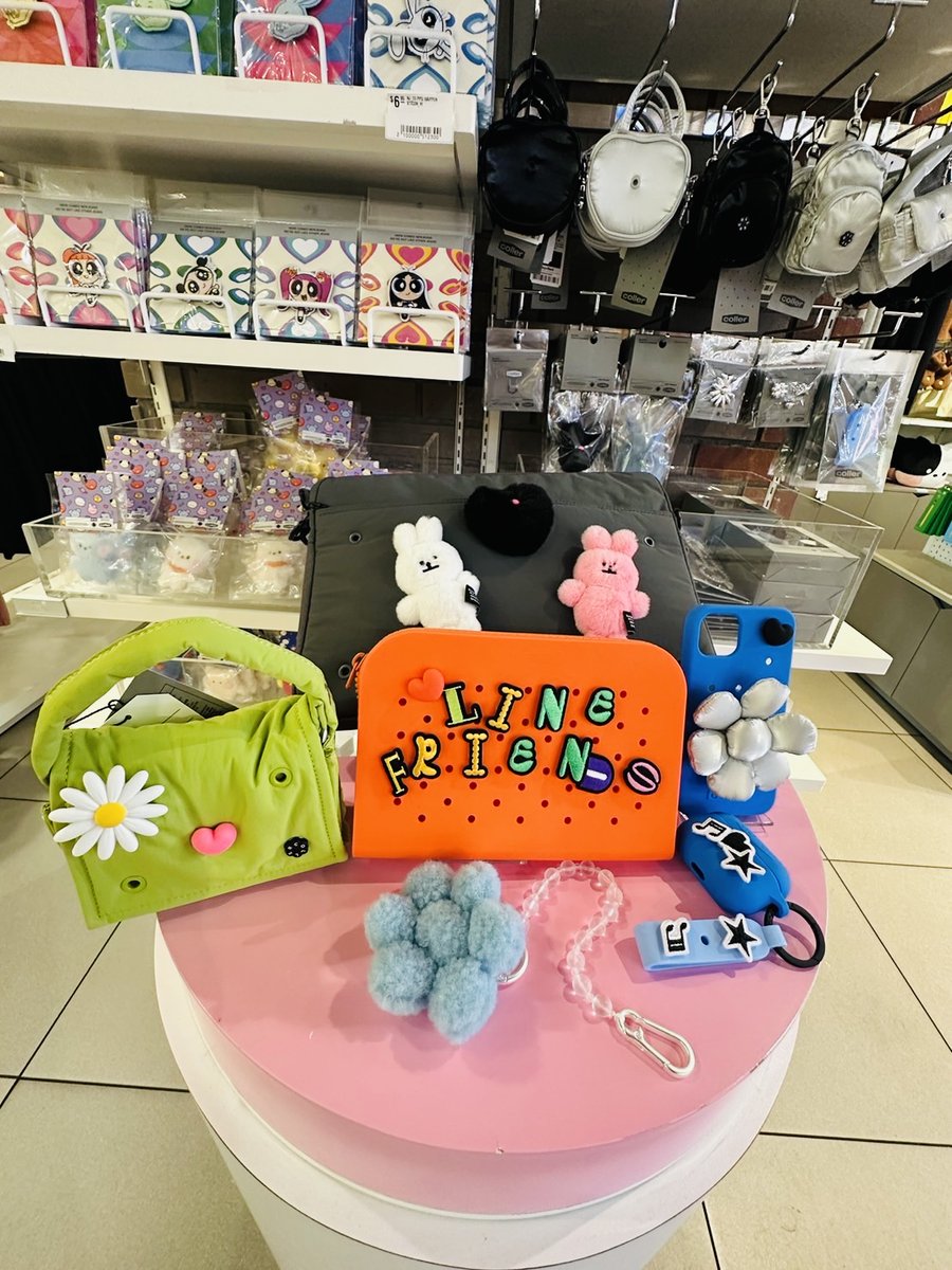 LINEFRIENDSinfo's tweet image. Check out our NEWEST COLLER Capsule Collection at LINE FRIENDS NY &amp;amp; LA Stores😎

Adding Elegance to Your Everyday🎀

📍1515 Broadway
📍6922 Hollywood Blvd

#COLLER #LINEFRIENDS #LINEFRIENDS_US