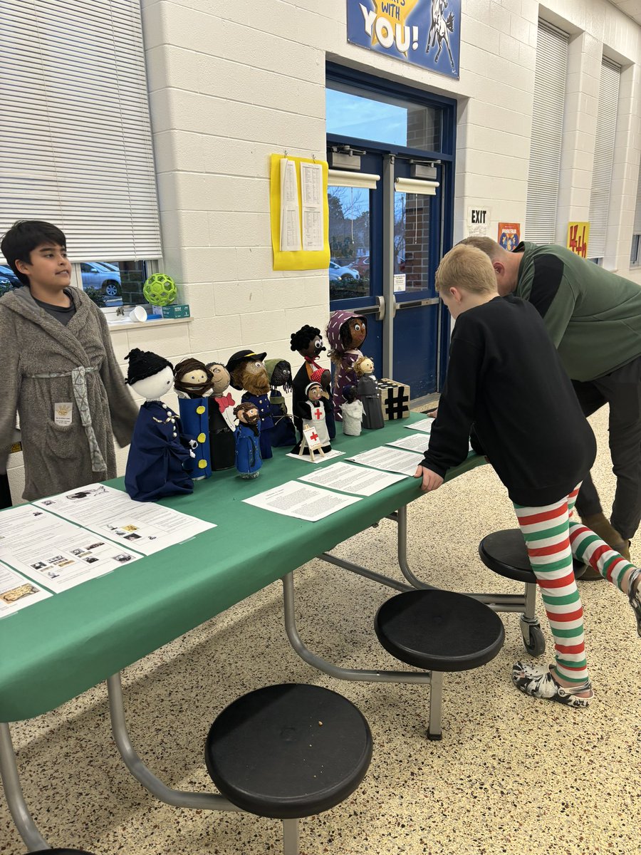 acpaulsonvb's tweet photo. Thank you to all who attended Literacy Night and Family Night at the Book Fair! It was a wonderful evening celebrating literacy together!@PES_Mustangs @BethBianchi @Mrs_StephLopez @amwetmore @susanruhl2 https://t.co/Z8IWQTYKn3