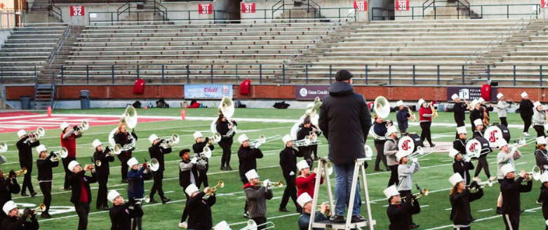 wsmagazine's tweet photo. Sweet beats: The #WSU Fight Song, roaring crowd, electric atmosphere. @WSUCMB is the heart and soul of home games. Director Jon Sweet takes listeners behind the scenes of Cougar Marching Band in the new episode of #Viewscapes, out now! #GoCougs
https://t.co/AVQH0Jyca8 https://t.co/1OJEG9rT5t