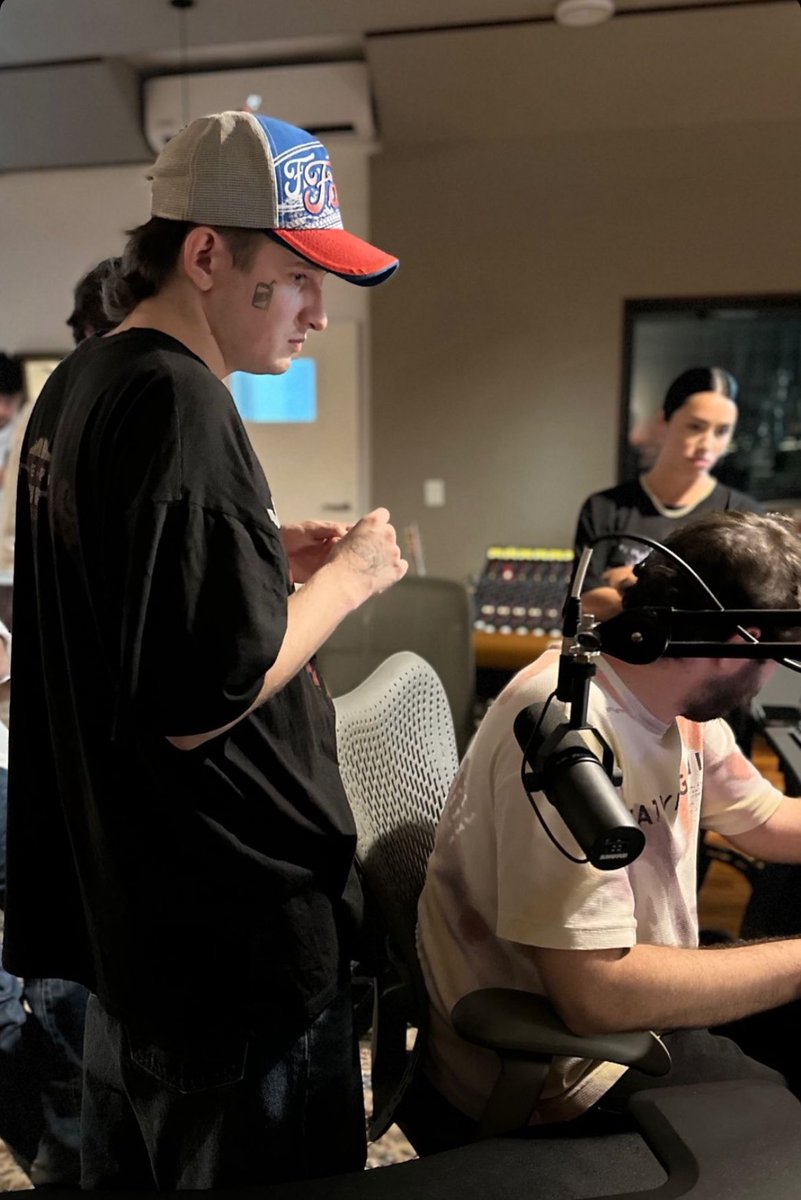 Dillom y Lali en el estudio 👀