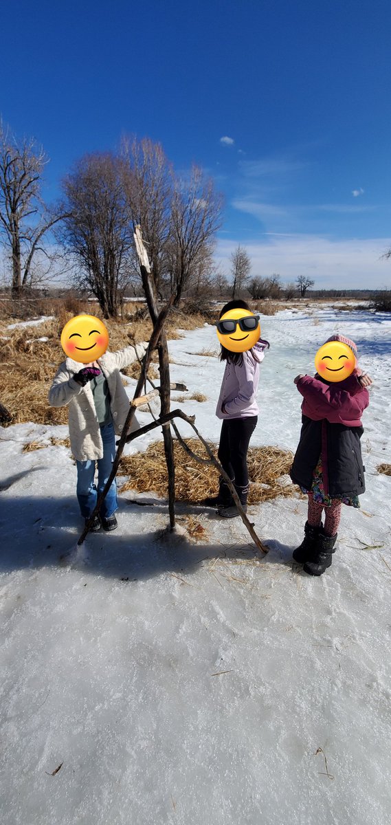 mjhalterCBE's tweet photo. Check out our scultures/signs made from natural materials! 

The weather took a turn on us but we certainly got to enjoy some sunshine beforehand. 🌞 https://t.co/R7wl57Ymr7