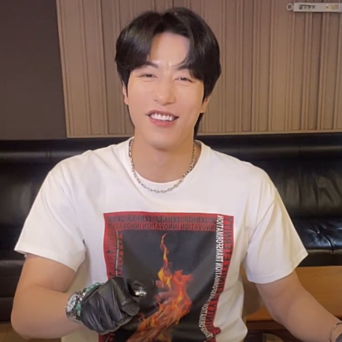 when one door closes, another will open. thank you for your hard work and efforts all of this while. when the day is brighter, let’s see each other again, #VAV #JACOB #제이콥 🤍