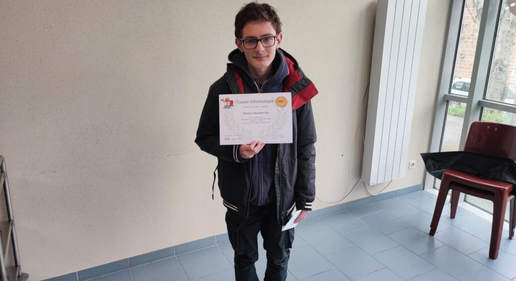 BasseCourFr's tweet image. 🌟 Éclatante victoire pour Alexis de Tocqueville à #ConcoursCastor! 🚀 Félicitations à [Nom de l&apos;élève] du lycée de Cherbourg-en-Cotentin pour sa brillante performance en informatique! 🏆👏 #TalentInformatique #FiertéNationale