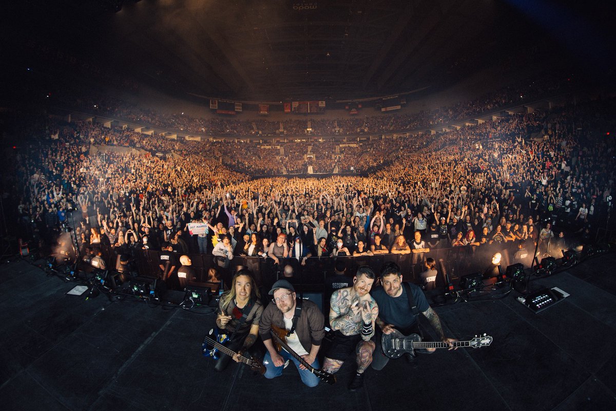 falloutboy's tweet photo. back in the saddle! night one of (2our) Dust in Portland ✨ 

📸 Elliott Ingham https://t.co/0fFD0DqzkH