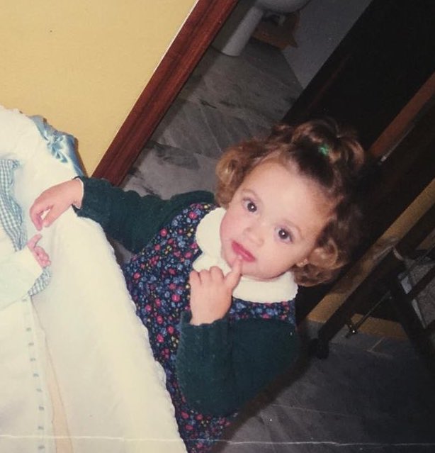pauarena7's tweet photo. ya es 1 de marzo y es mi cumpleañoss 😎❤️ mirad que petite era 🤏🏽🥹🥹 https://t.co/K9P5UMzBBy