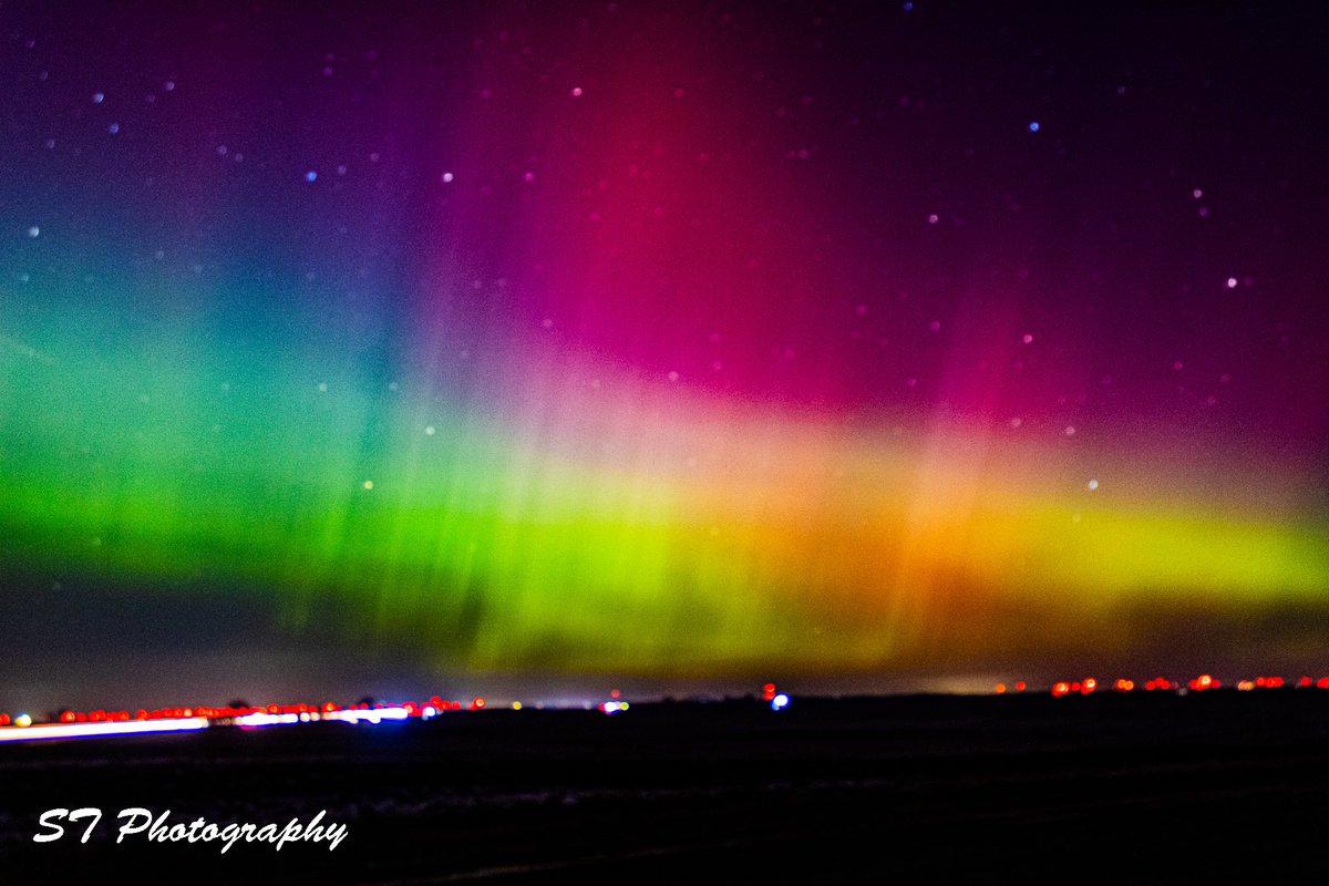 This one from 3/23/23. I was in Iowa for a conference and only reason I brought my camera was my joking with @wxkylegillett about a MRGL in Illinois causing a detour. Then for it all to align for the aurora I got to see an amazing display with @Wicky_dubs_WX @cmuweather and more