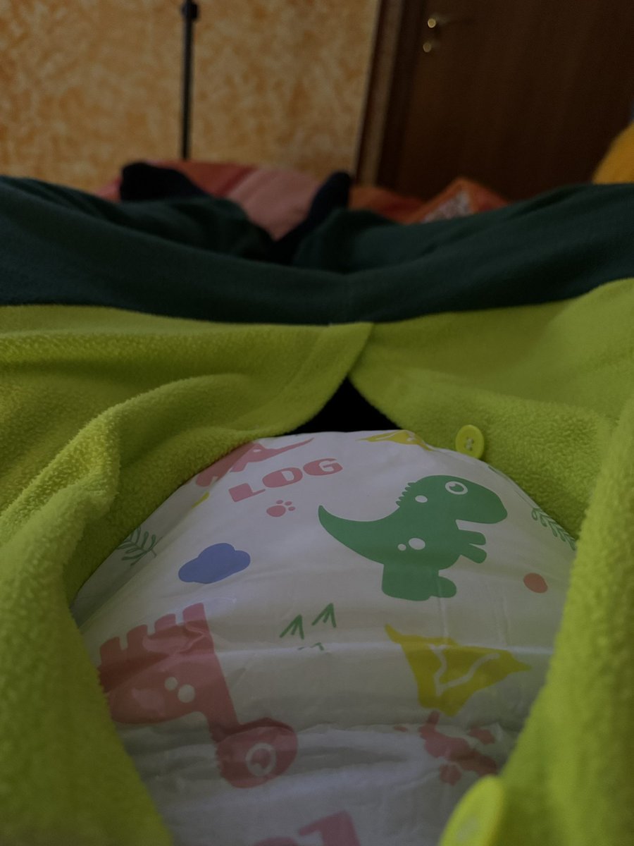 This night I am trying another landofgenie but with dinos (I love this brand, it’s so comfy 🥹) 

The second and the third photos, I LOVED them because of my silly face 🥺

I feel so little now eh eh eh 🍼

🔆tags🔆
#babyfur #diaperfur #fursuit #agerefur