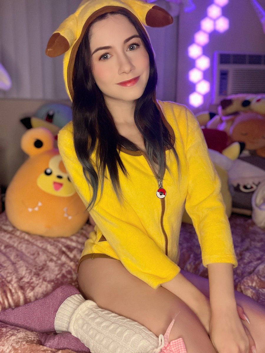 Pokémon stream tonight! Come hang out! Twitch.tv/daniellaclaire