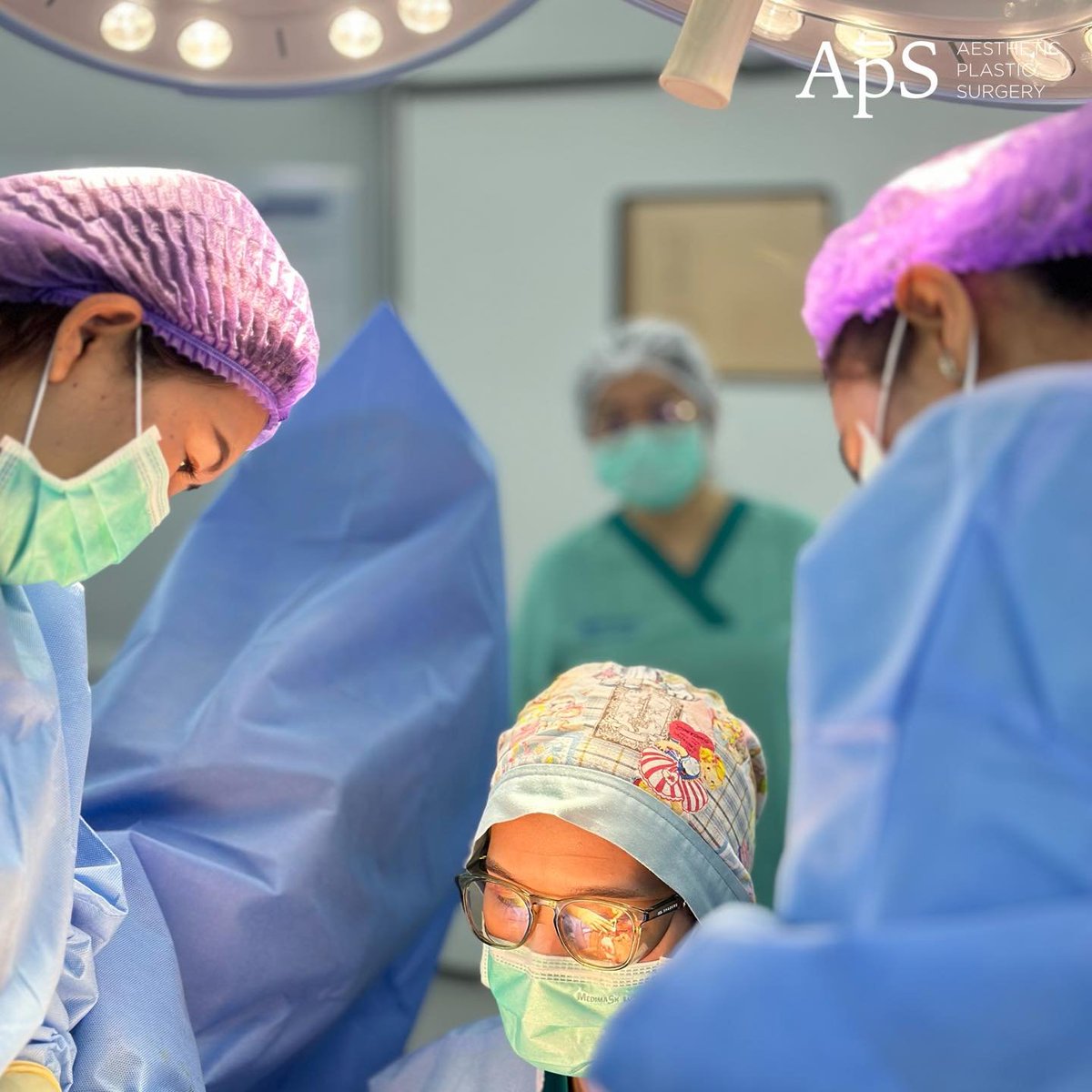 Performing gender affirmation surgery with my experienced team.

DM for more ☺️

#SRS #MTF #plasticsurgery #sexchange #sexchangesurgery #maletofemalesurgery #transgendersurgery #性転換手術 #성전환수술 #스르스 #LGBTQ #ศัลยกรรมแปลงเพศ #แปลงเพศ #M2F #transsurgery