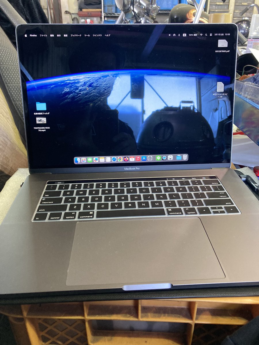 2018MacBookヤフオクでゲット！
2010からの乗り換えなのでカルチャーショックばりの快適さ！Windowsも入れれるらしい！