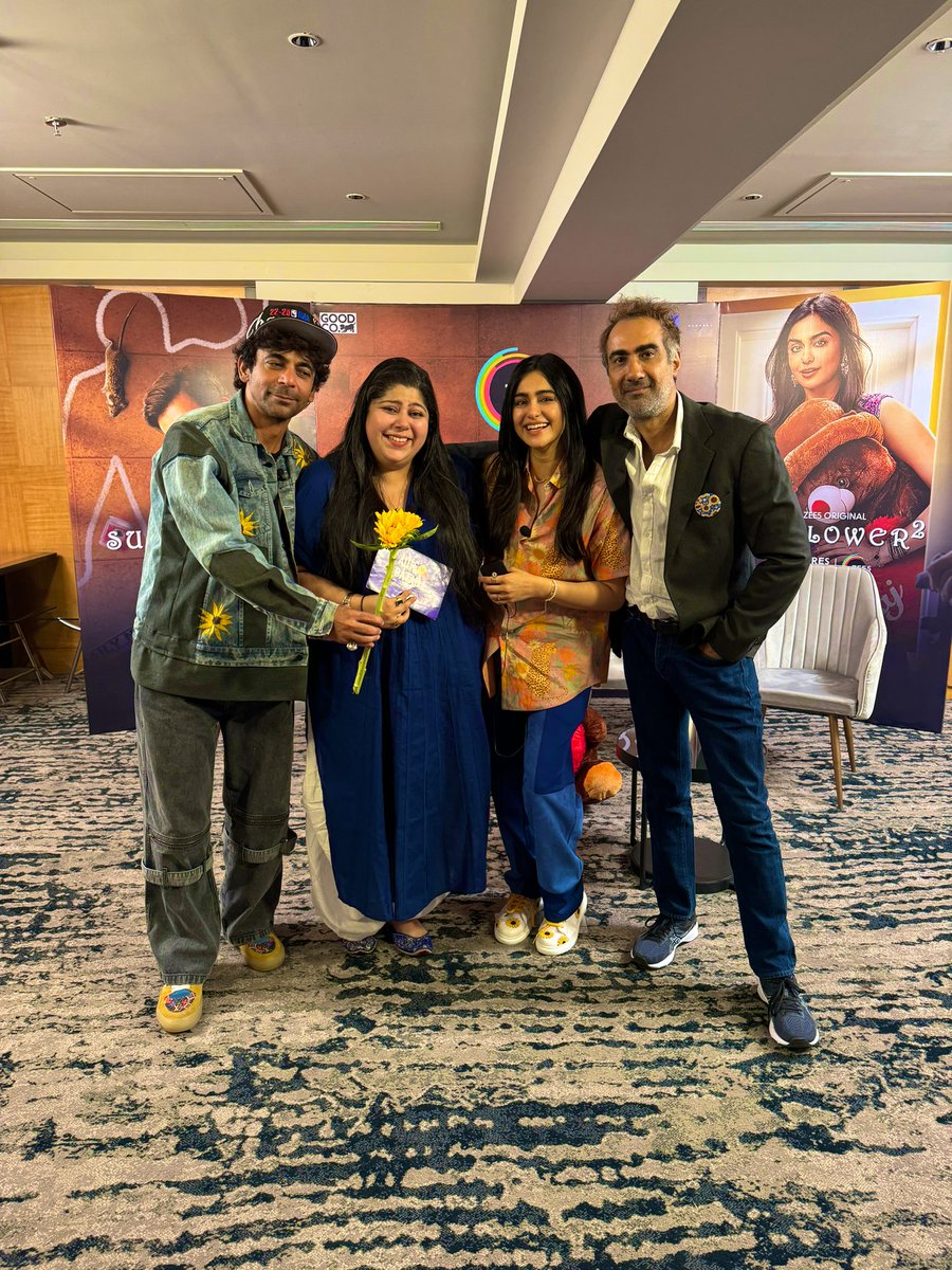 rjstutee's tweet photo. I have never laughed as much in any interview as I have in this one ! @WhoSunilGrover @adah_sharma @RanvirShorey are crazyyyy 😂😂 impossible to keep a straight face with them around 😅 #sunflower2 @HindustanTimes #aurbatao https://t.co/2onpTtWMDJ https://t.co/aGH2uQT6uX