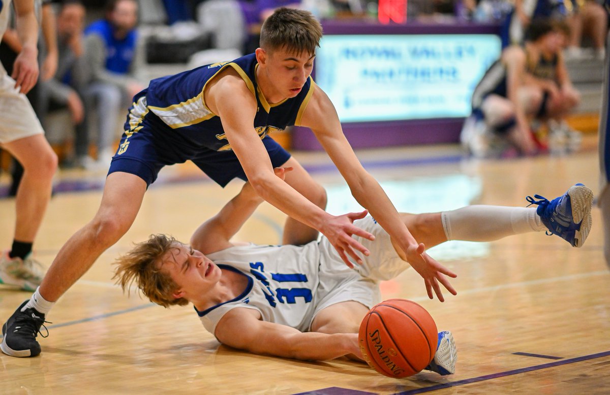Rick Peterson (@peterson_rick) on Twitter photo Game recap: <a href="/wildcats_hayden/">Hayden Wildcats Basketball</a> post second straight lopsided Class 3A sub-state win, advance to championship game. <a href="/Domupnext00/">Dominik</a> 18 points, Mason Becker 15, Carter Charvat 13, <a href="/ConnorHanika/">Connor Hanika</a> 12 for Wildcats. ...
topsports.news/news/hayden-bo⦠Game recap: <a href="/wildcats_hayden/">Hayden Wildcats Basketball</a> post second straight lopsided Class 3A sub-state win, advance to championship game. <a href="/Domupnext00/">Dominik</a> 18 points, Mason Becker 15, Carter Charvat 13, <a href="/ConnorHanika/">Connor Hanika</a> 12 for Wildcats. ...
topsports.news/news/hayden-boβ¦