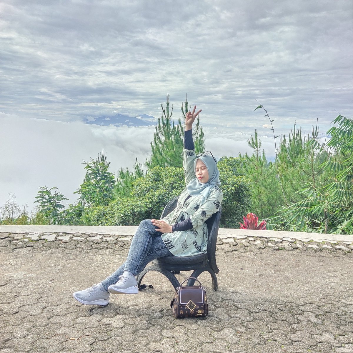 Istianha's tweet photo. Jika sendiri bisa bahagia kenapa harus cari sumber kecewa 😊#FotoProfilBaru https://t.co/v3KibNCmTj