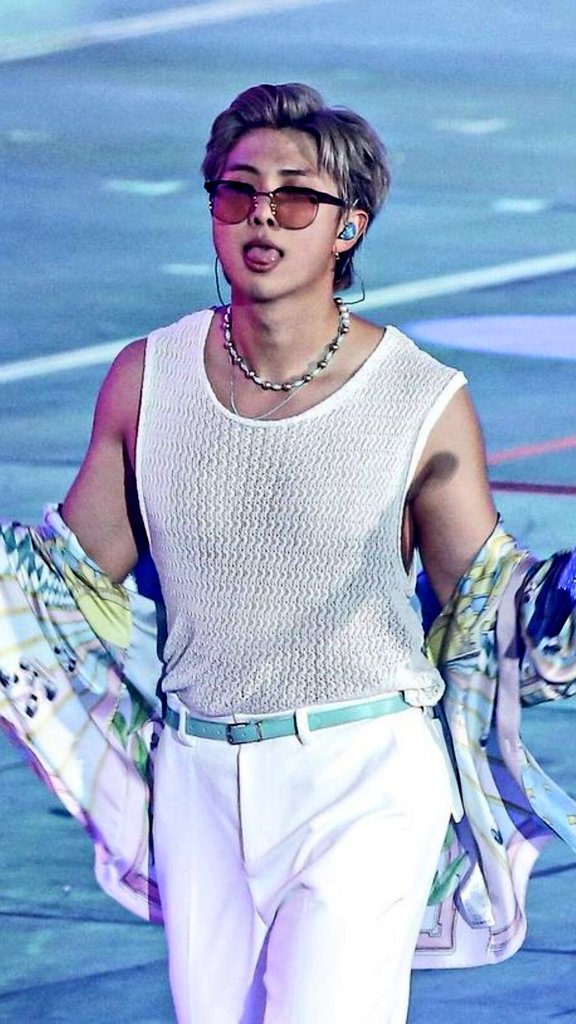 Ae papi 
Ae papi 
Papi papi 
👌👌🤭🤭🤭🤭
#Pomichodai #leader #BTSRM #GreatPerson 
#KIMNAMJOON 
#BestFriend