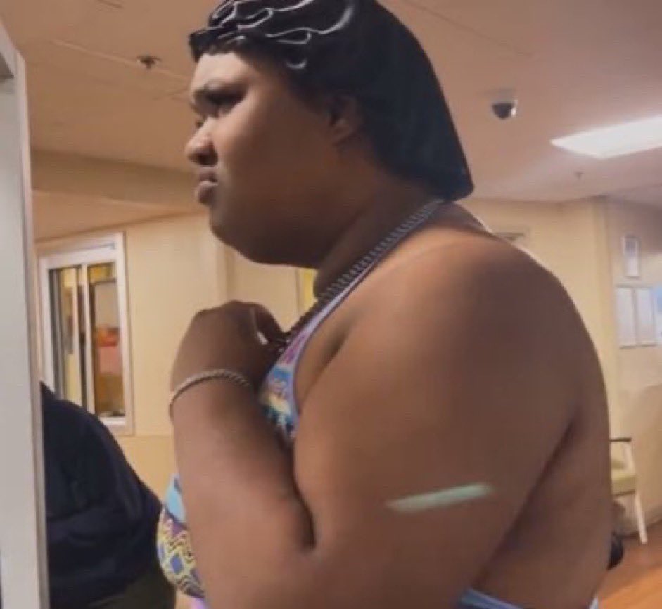 zolanskitwin's tweet image. “freestyle” with more then 4 writers

#WRITEARAP