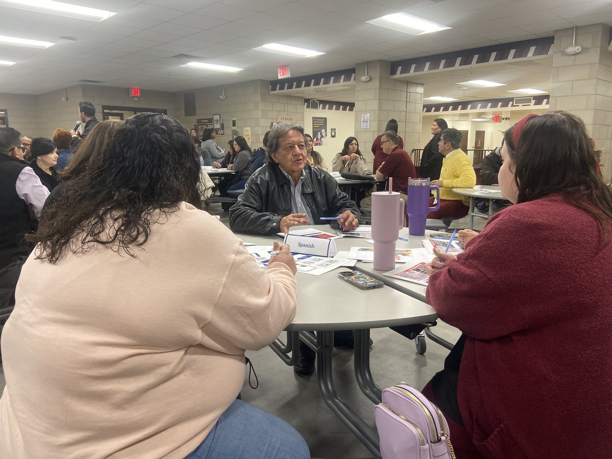 ChristinReeves's tweet photo. North Side community out in full force to help shape the future of our schools and community. #onefortworth #network2
@CharlieGarciaFW @lopez_diane @CortezLupe1 @amramsey13 https://t.co/uNmaL2ZUiy