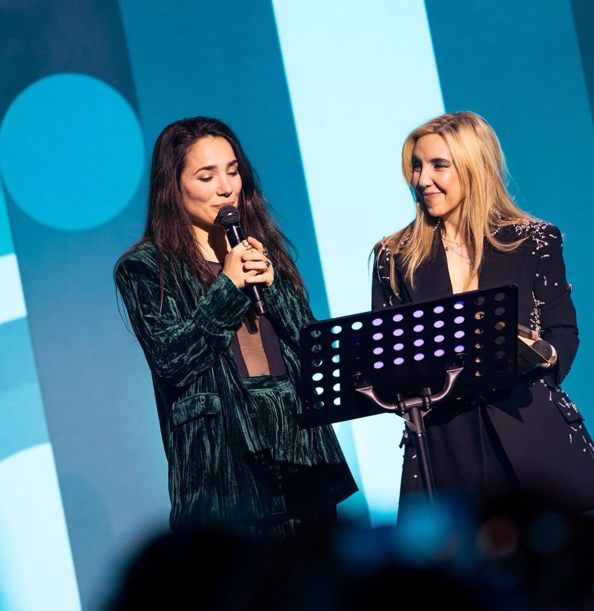 phygicode's tweet image. We are proud to have sponsored the @worldofwomennft Gala last weekend in Paris 🇫🇷 🪩Our founder @AbramsGlobal had the honor of joining  @adelinahaha on stage to present the Imaginative Art Award to @rhi_eth 🏆 Congratulations to all the winners and 🙏 WoW community for having us!