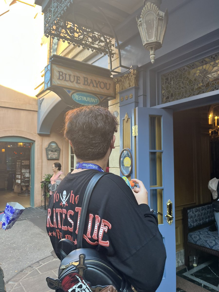 JoseBernalF6's tweet photo. At the Blue Bayou 🏴‍☠️🏰 #Disneyland https://t.co/Y6SrcsKfVj
