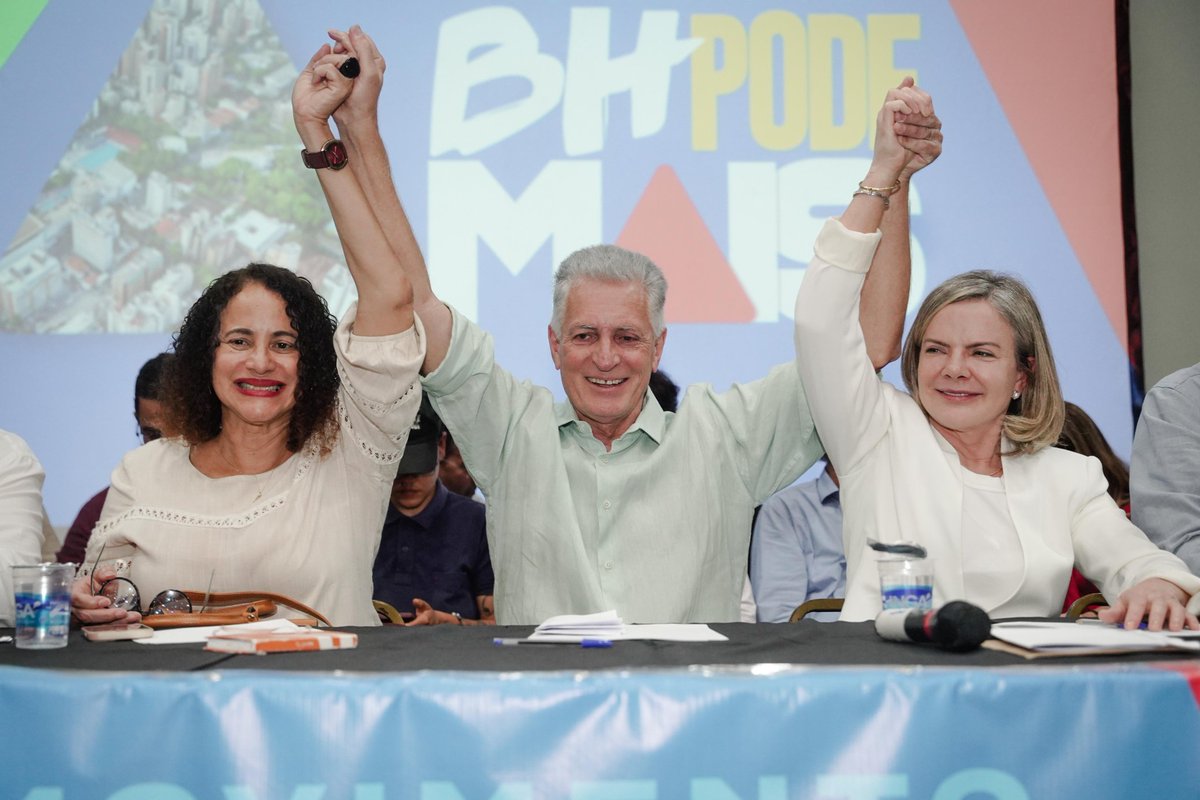 Que maravilha presenciar nossa militância com confiança e alegria no ato da pré-candidatura da Federação Brasil da Esperança (PT-PV-PCdoB). O companheiro Rogério Correia é nosso pré-candidato à prefeitura de Belo Horizonte e está preparado para apresentar um projeto humano para
