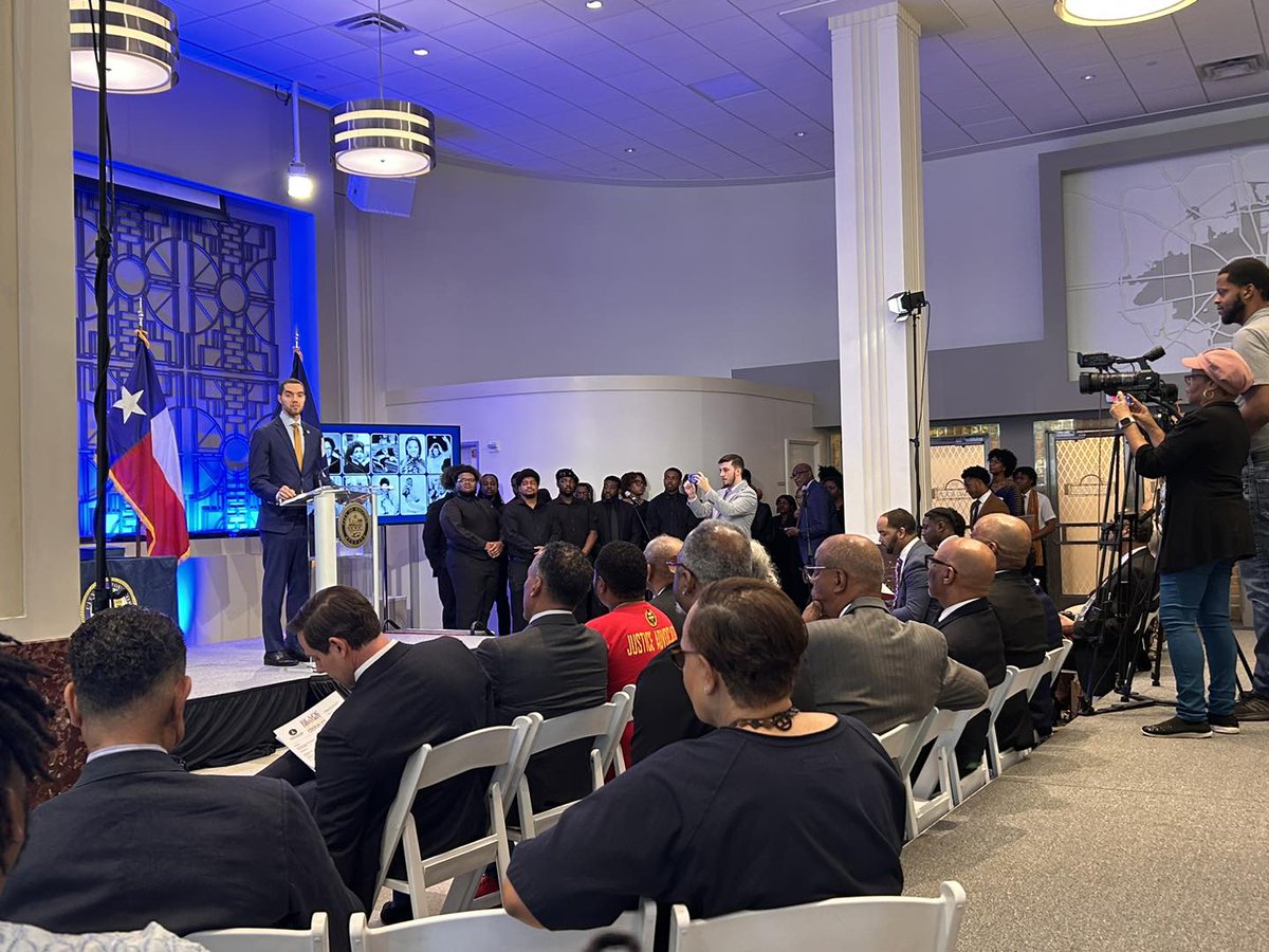 Wrapping up Black History Month celebrations this week with meaningful and inspiring events - a screening of @HBO's 'God Save Texas' (thank you @tarshajackson), a ceremony hosted by @CGHollins, @heritagesociety's Black History tour, & today's @HoustonFire Trailblazer Lunch.