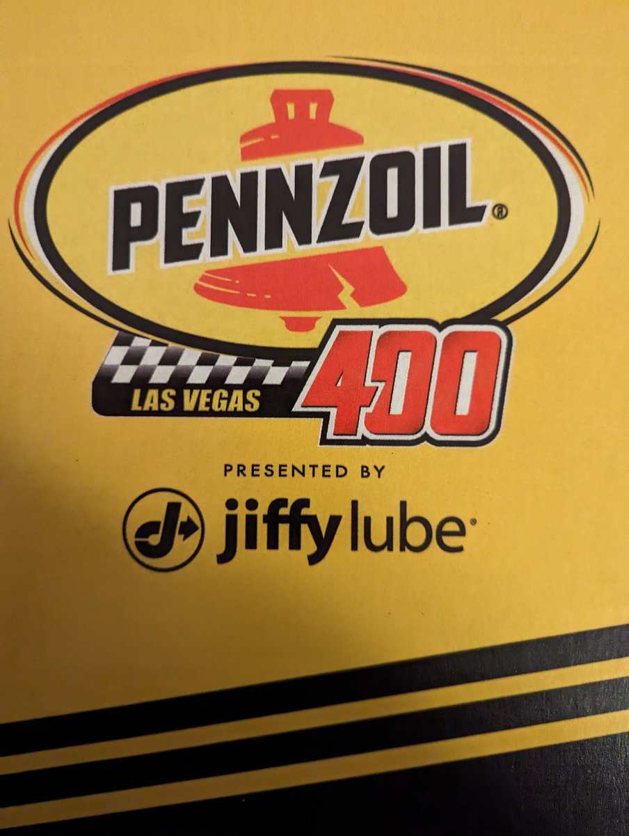 In honor of @LVMotorSpeedway week, I decided to open up the set @Pennzoil sent to me. LET'S GO @joeylogano @Team_Penske 🏁💪
@NASCAR #Pennzoil400 #LVMS