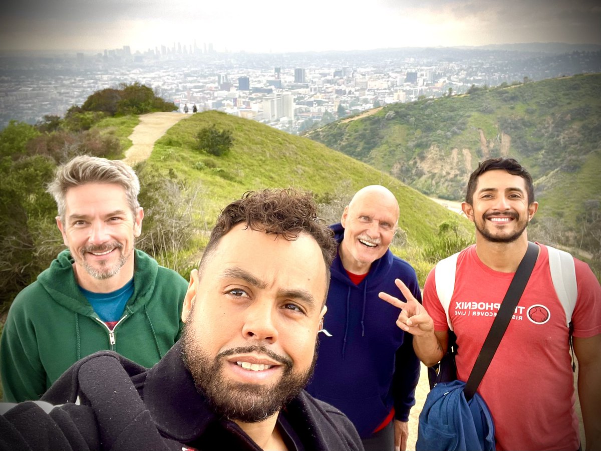Danilofnsilva's tweet photo. Hike At #WattlesParkRidgeTrail with some fellows from the program. Sponsored by the #ThePhoenixApp an app for the #sobercommunity https://t.co/arwnbiROle