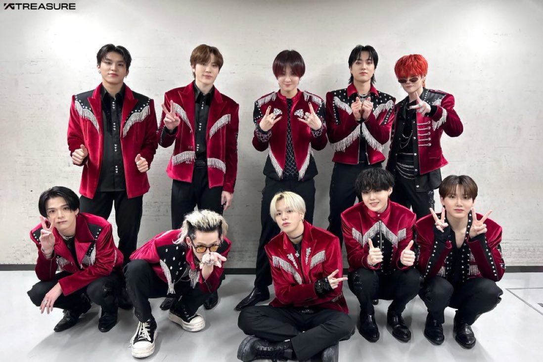 Feeling overwhelmed with 'love' from Teume - a huge thank you for the amazing two days at the Hiroshima performance! Seeing all of you brings a natural smile to our faces, TREASURE. Let's continue this journey together into the future.