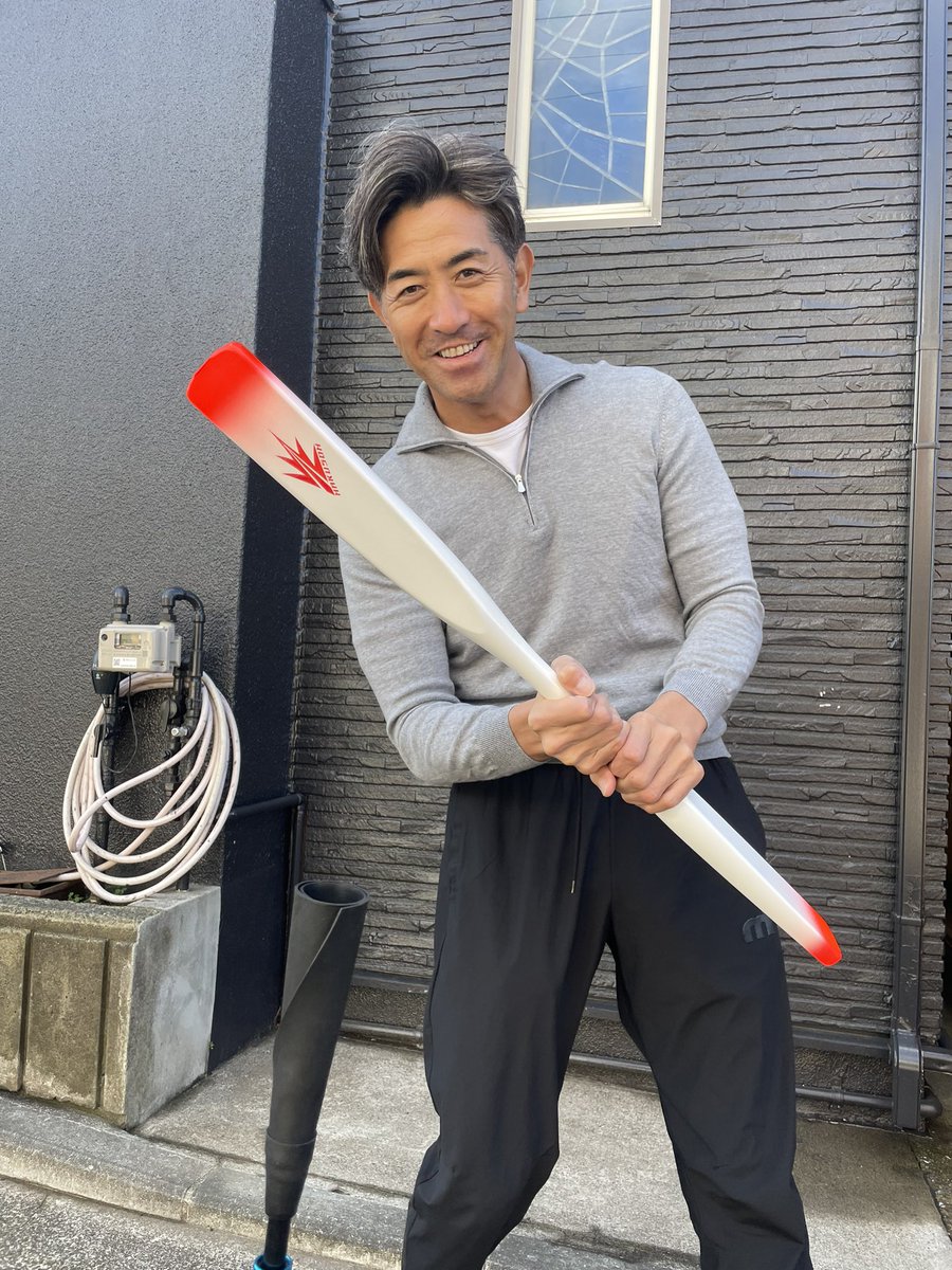 ggsato_travers's tweet photo. スピンバットゲットした！
これでGravityスイング教えちゃうよ。
#hakusoh
#ホームランを打つためのスイング https://t.co/uZvyXcHn4N