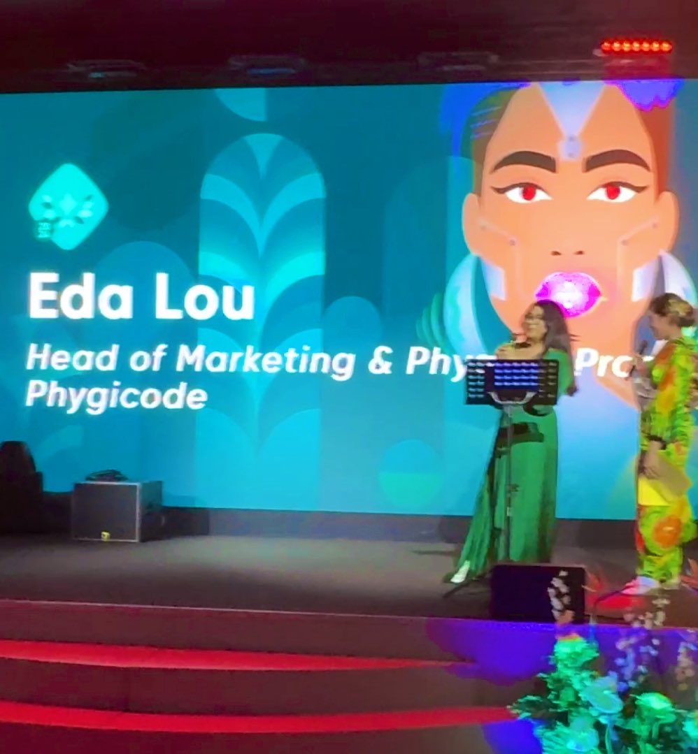 phygicode's tweet image. During the incredible @worldofwomennft Paris Gala @AbramsGlobal presented the Imaginative Art Award and we got to celebrate our Head of Mktg and Phygital Product @edalouparis who was nominated for the Community Builder Award 🙌