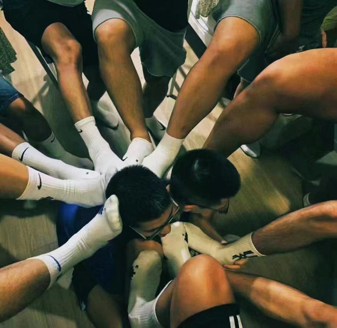 @所有人 本月3.9号周六晚上八点准时组织国王游戏加插花大赛，懂的加我微信17680014396，懂的私聊我交费参加活动，帅哥多多，奖品多多