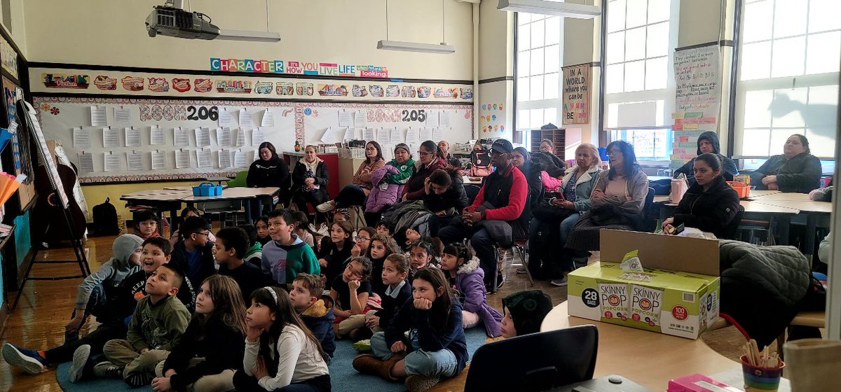 JamesOtis218 (@jamesotisowls2) on Twitter photo The return of movie night to the Otis! Close to 200 students and their parents attended our Charlotte’s Web movie event. Thank you to the parents, students and Staff for a successful evening! Onto next year’s book choice! All suggestions taken♥️📚📕📙📗 <a href="/BostonSchools/">BostonPublicSchools</a> <a href="/tmwgrade1/">Tommy Welch</a> The return of movie night to the Otis! Close to 200 students and their parents attended our Charlotte’s Web movie event. Thank you to the parents, students and Staff for a successful evening! Onto next year’s book choice! All suggestions taken♥️📚📕📙📗 <a href="/BostonSchools/">BostonPublicSchools</a> <a href="/tmwgrade1/">Tommy Welch</a>