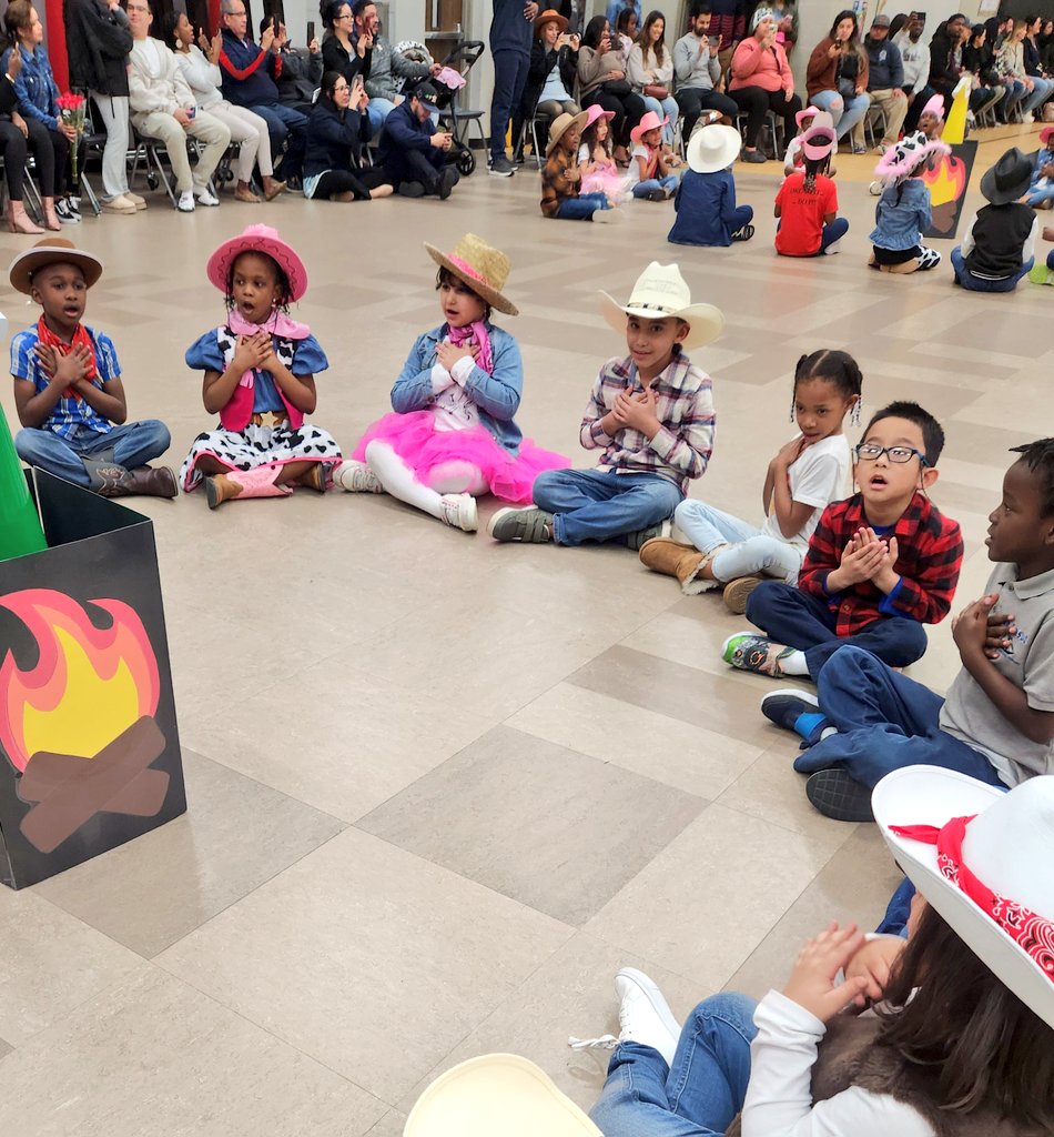 Our Kinder @JSES_Stallions did a wonderful job singing & dancing for their parents this afternoon at their #WesternHoedown performance! 🤠 #YippeeYiYay #HoustonTexas #RodeoSeason