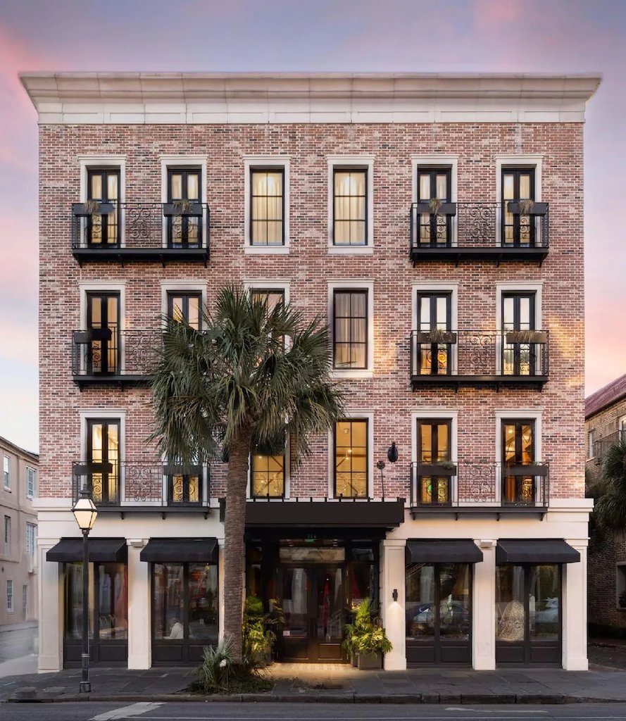Cobylefko's tweet photo. From a small building and large parking lot, to a delightful new 45 room hotel. New development in Charleston gets so much right! https://t.co/EIhRFBGSXN