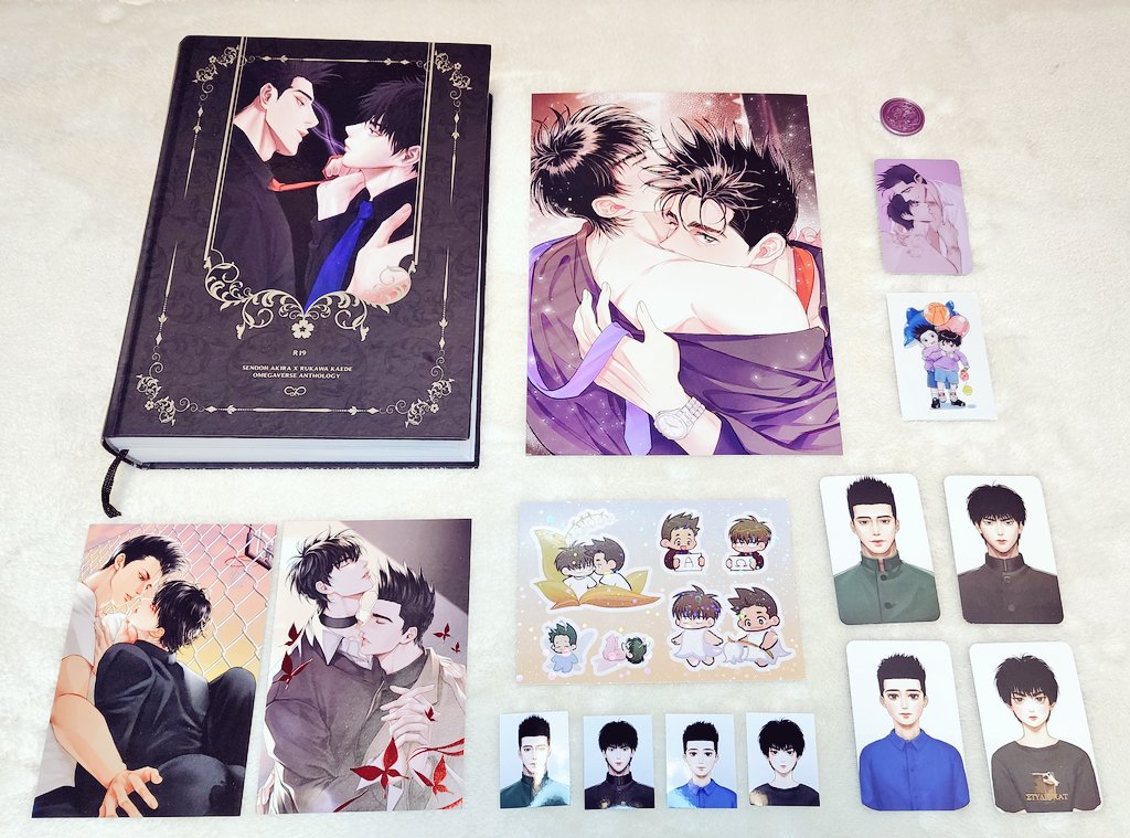 TMM 배송대행을 이용하여 어제 발송이 완료되었습니다. 파본, 파손, 누락 등의 경우 3월 5일까지 상품을 뜯지 않은 상태부터 촬영한 동영상이 필요합니다. 앤솔로지 책자와 일반 특전 구성을 확인하시고 누락이나 문제가 있으실 경우 꼭 DM 부탁드립니다.