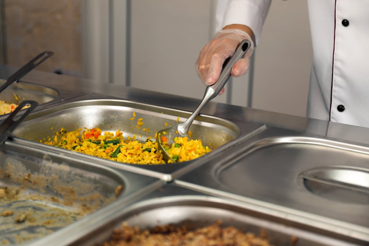 LifeScape is seeking a positive, friendly, team-oriented and customer service-driven Food Service Worker! This position offers flexible schedules, predictable hours, training, growth opportunities,&amp; benefits! Learn more about this position and apply today! LifeScapeSD.org/Careers