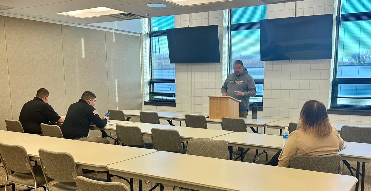 bluecourage's tweet photo. Day 2 of the Train the Trainer for the Bureau of Indian Affairs at the United States Indian Police Academy in Devils Lake, ND - teach backs went great! #BIA #bluecourage #USIPA #LEleadershipdevelopment https://t.co/YurSbL8DFw