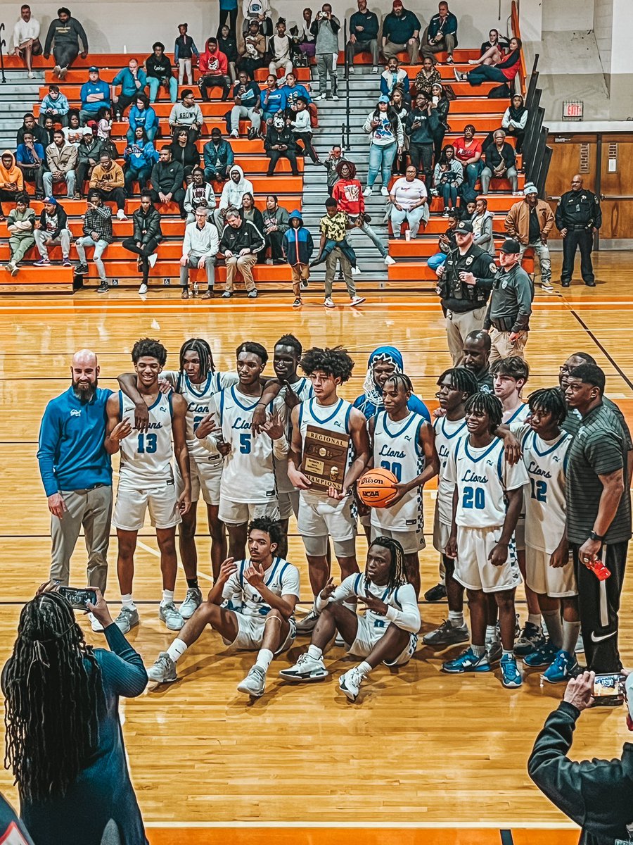 Happy for <a href="/RedBankHoops/">Lion Pride</a> &amp; <a href="/CoachFikeRB/">Nick Fike</a>. First regional championship in a minute. Stifling defense, relentless rebounding, and a true team mentality. 

Always glad to sponsor these dudes. Made me real proud tonight.

#SupportLocalHoops